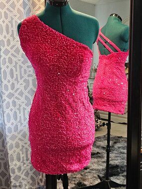 Vnaix Wedding Dress – Size 4 (Street Size 0–2) – Elegant Bridal Gown